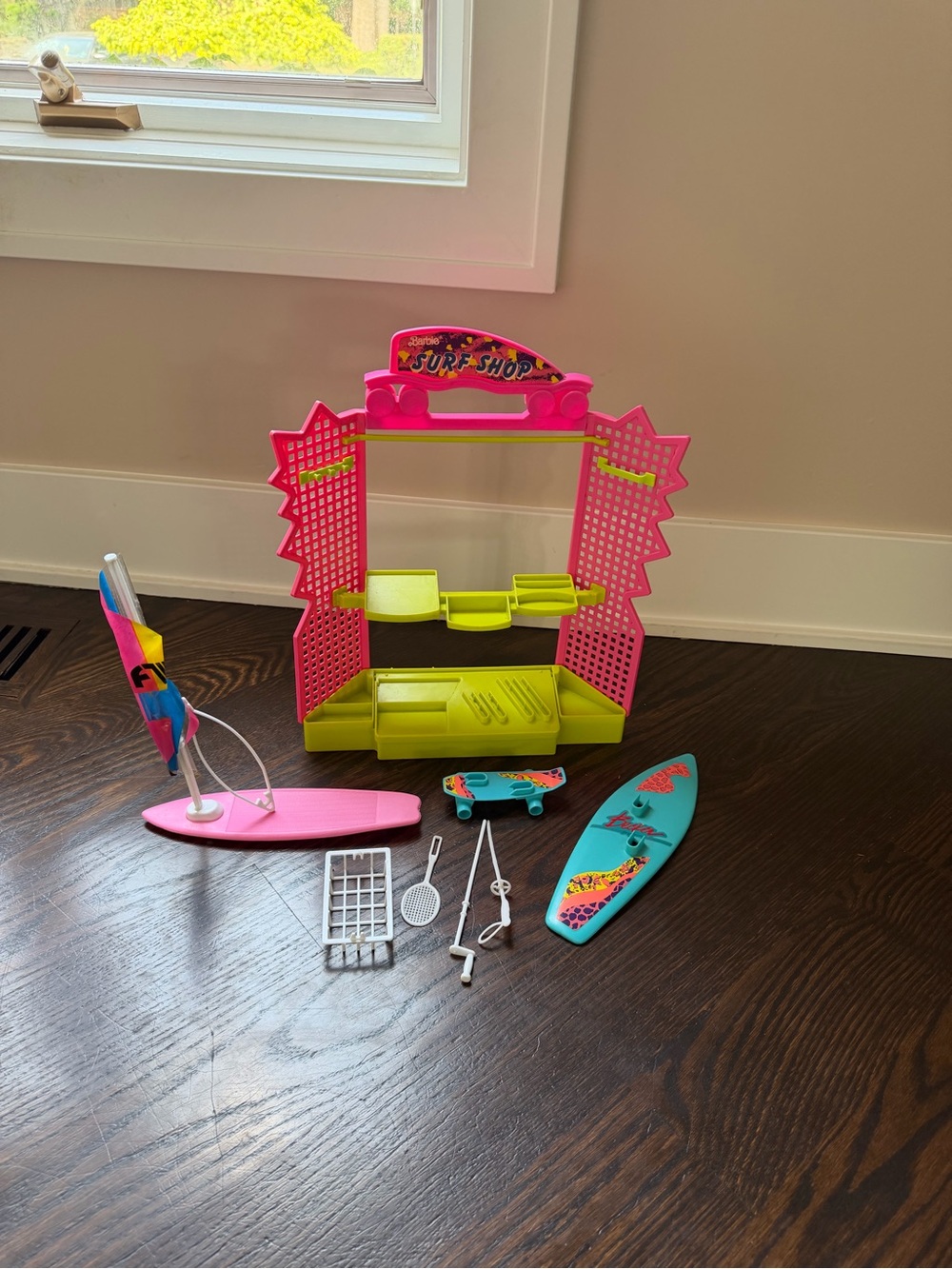 1991 Sun Sensation Barbie Surf 'N Skate Shop playset by Mattel (model #7242)